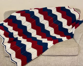 Handgemachte Häkeldecke Ripple Decke: Rot, Weiß & Blau - Americana Decor
