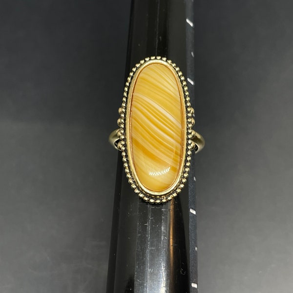 Vintage Signed Avon Gold Tone Large Caramel Tone Stone Adjustable Womens 7 Ring