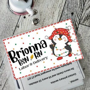 Insigne pingouin hivernal : badge plastifié personnalisable