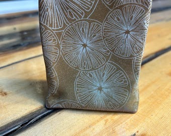 Handgefertigte Keramikvase Papiertüte für Blumen
