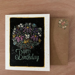 Cartão pintado à mão, cor metálica, feliz aniversário