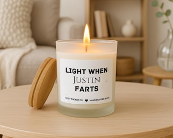 Licht beim Furz Kerze, personalisierte Furz Namenskerze, lustiges Geschenk für Papa, Papa Geburtstagsgeschenk, Papa Weihnachtsgeschenk, Licht beim Furz Kerze