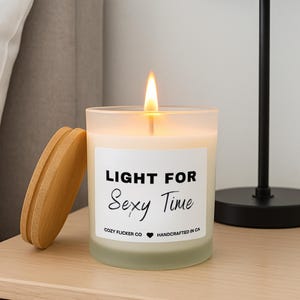 Świeca Light for Sexy time, świece raunchy, brudne prezenty dla niego, prezenty dla chłopaka, świeca sex, prezenty walentynkowe, zabawne prezenty na walentynki