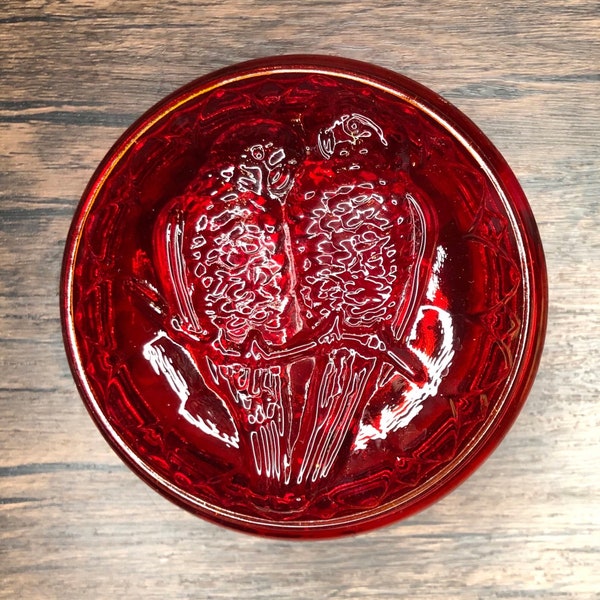 Vintage Phoenix Glass Co Embossed Parrots Lovebirds Cockatoos Pair on Lid Cherry Cadmium Amberina Red Round Powder, Trinket, Jewelry Dish