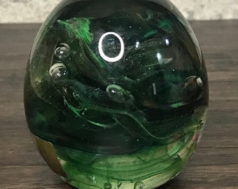 Vintage Guaranteed Irish Kelly Glass OOAK Green Swirl Bullicante Handblown Glass Paperweight Oval Egg Decor. Collectible Glass.