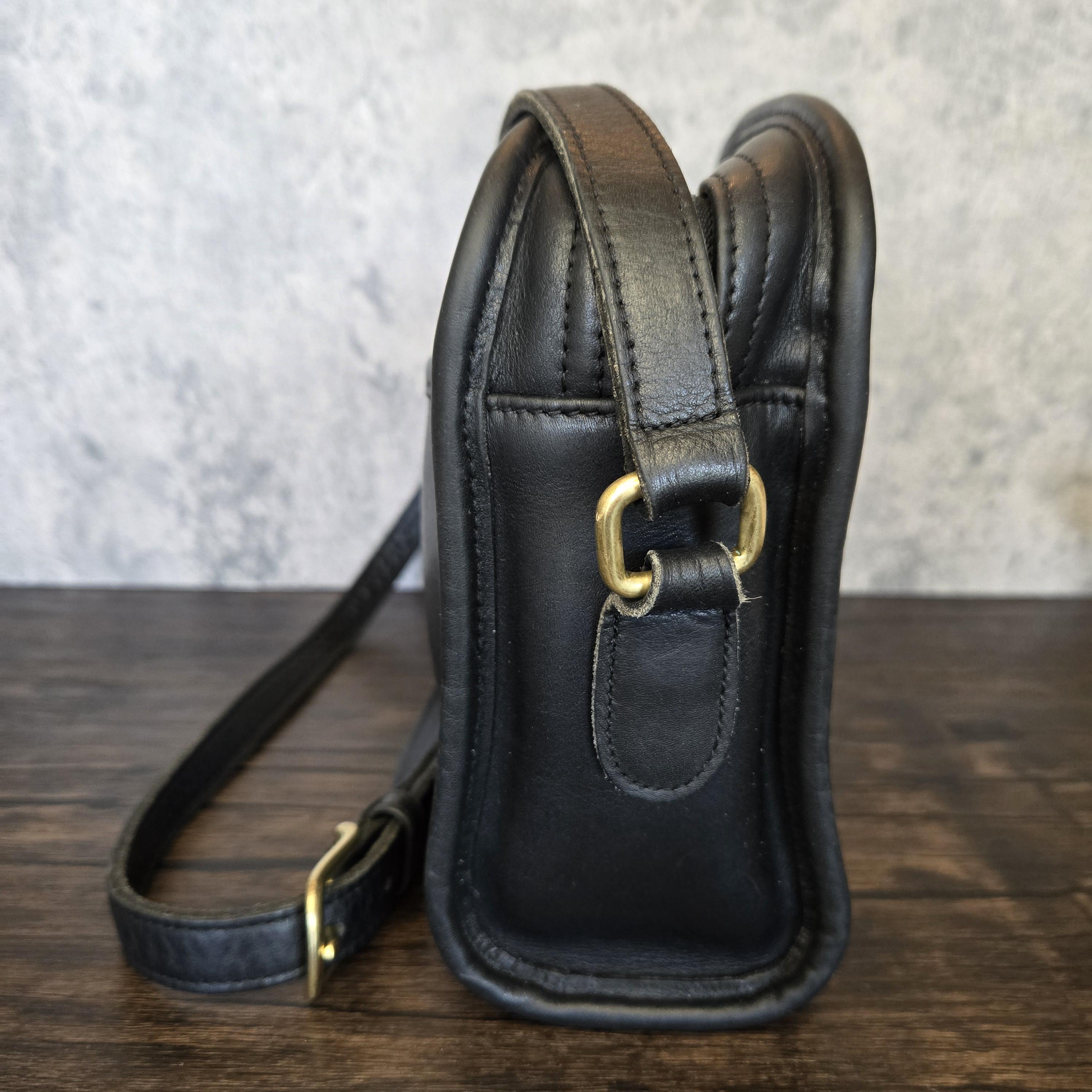 Vintage Coach #9087 Metropolis Zip Crossbody Shoulder Bag in Vintage Coach #9087 Metropolis Zip Crossbody Shoulder Bag in