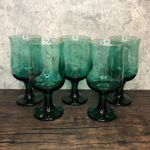Set of 5, Vintage Libbey Tulip Dark Green Emerald Forest Green Glass with Gold Plated Rim Trim Water Wine Stemmed Goblets Glasses.