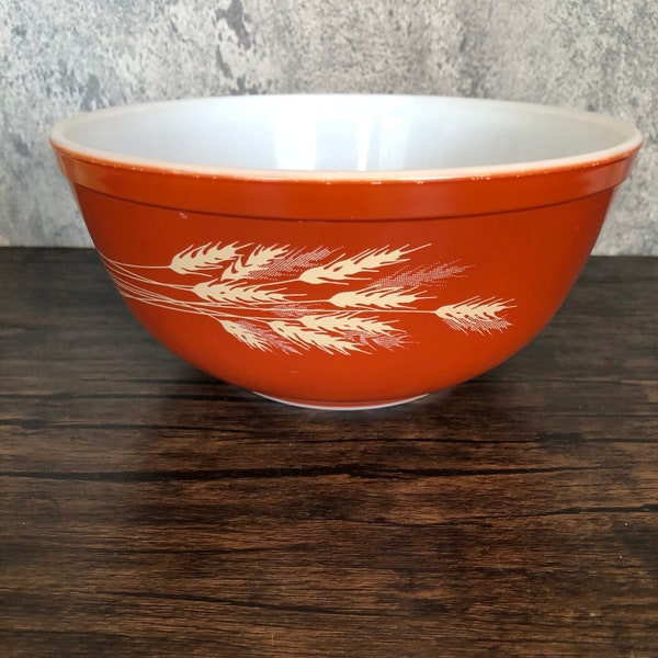 Vintage Pyrex White Milk Glass with Orange Red Autumn Harvest Wheat Pattern 2.5L #403 Round Nesting Mixing Bowl. Collectible Display Decor.