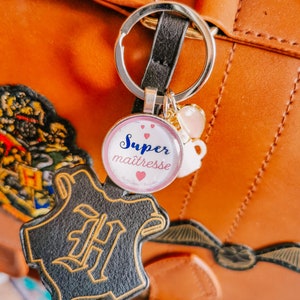 Porte-clé "Super Maîtresse" - Cadeau de fin d'année parfait !- merci maitresse. cadeau pour elle. porte-clé cabochon. école. remerciements