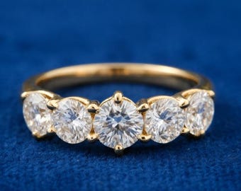 Five Stone Round Diamond Ring, 14K Yellow Gold Wedding Band, Minimalist Diamond Anniversary Ring, Classic Prong Set Bridal Ring