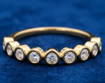 Bezel Set Diamant Band – 14K Gelb Gold Stapelring – Zierlicher Halb Eternity Ring – Minimalistischer Ehering – Geschenk für Sie