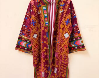 Handgeborduurde fluwelen Suzani-jas – Indiase boho-jas, unisex kimono