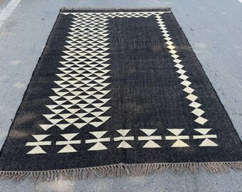 Handmade Wool Jute Rug - Black Charcoal Minimalist Area Rug, Modern Geometric Dhurrie, Scandinavian Asymmetric Rug, Rustic Handloom Carpet