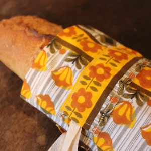 Handgemachte wiederverwendbare Baguette Brot Aufbewahrungstasche - Hergestellt aus upcycled Vintage Baumwollstoff.