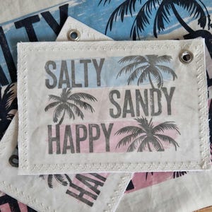 Postkarte aus Segel - maritim - Salty Sandy Happy - Urlaubsgrüße / Grußkarte / Karte / Urlaub