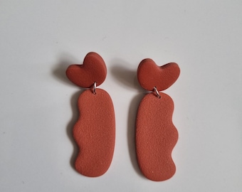 Boucles pendantes en argile polymère forme organiques terracotta