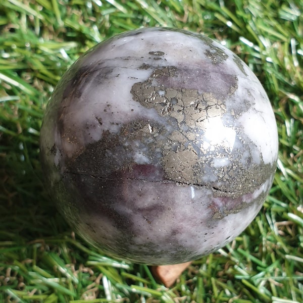 Sphère de Pyrite sur Quartz Fluorite, 222g/52mm, quartz stone, cristal, fluorite, pyrite,