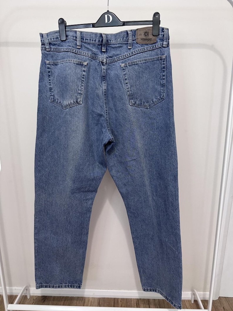 Men's Wrangler Jeans W38 L32 image 3