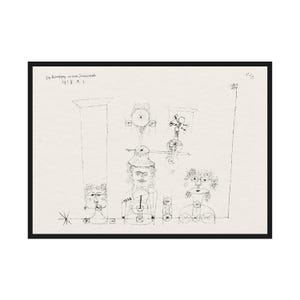 以下が含まれることがあります： 黒いフレームのアートワーク。ペンとインクの描画が特徴です。いくつかの様式化された人物と機械的要素が描かれています。上部のテキストは「Die Erinnerung an die Jungenspeth」と「4/25 A.1」です。