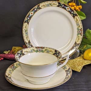 Vintage Aynsley Daisy Bordered Bone China Tea trio