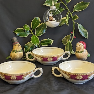 Wedgwood & Co Rare 1950s Vintage &quot;Vincent&quot; Pattern Soup Bowls