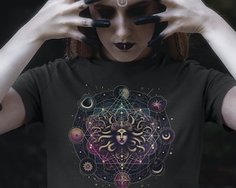 コズミック・メデューサTシャツ｜スピリチュアルな蛇のアート、ユニセックスコットンTシャツ