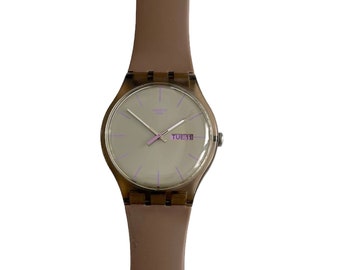 Swatch New Gent TAUPE REBEL SUOC702 - pile neuve installée - excellent état d'occasion - 41 mm - bracelet en silicone souple