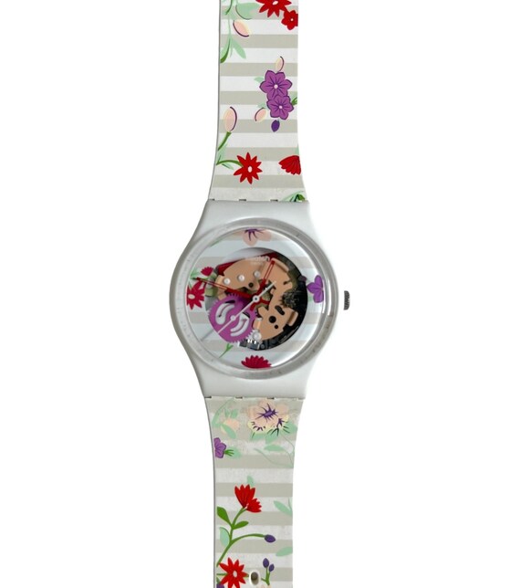 Swatch Gent BLOSSOMING LOVE GZ290 - Very Good Pre-owned  display picture 2