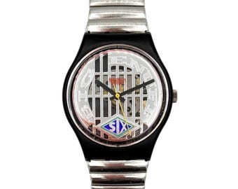 1993 Swatch Gent BIG ENUFF GB151 - vintage 34mm 90s Swatch watch with flexible metal band