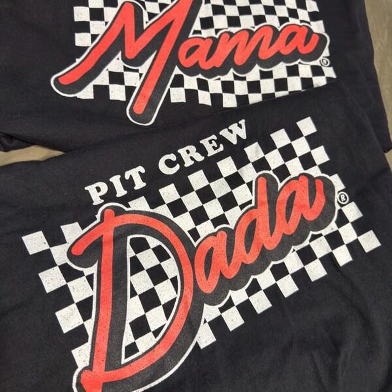 Retro pitcrew shirts, race verjaardag shirts, vintage race tshirt, matching two fast race shirt, custom jaren 60 tshirt, rode auto shirts, F1 tee afbeelding 2