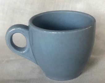 Taza de café pequeña Buffalo China Lune Ware azul - Vintage anterior a 1970
