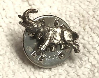 Pin de solapa/para corbata con diseño de elefante corriendo