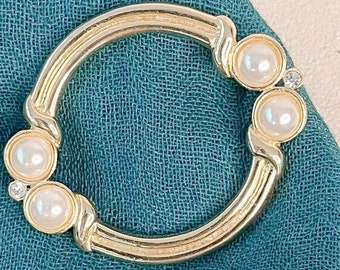 Monet Circle Brooch with Pearls and Crystals