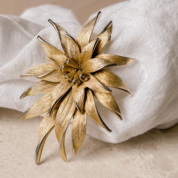 Kramer Statement Flora Brooch