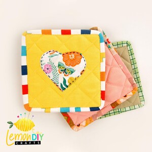 PDF pattern and video tutorial for Heart-Cup Coaster in English, French & German