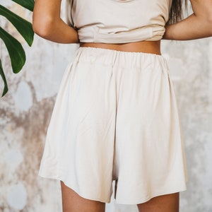 Women bamboo shorts elastic waist soft white short trousers with no pattern lounge fashion image 4