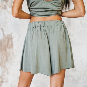 Women bamboo shorts elastic waist soft black short trousers with no pattern lounge fashion Army Green