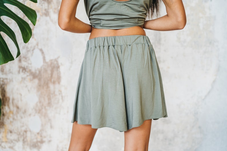 Women bamboo shorts elastic waist soft black short trousers with no pattern lounge fashion Army Green