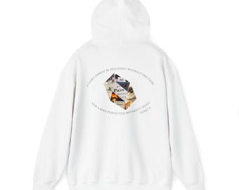 Cómoda sudadera con capucha, "Una gema no puede ser pulida sin fricción, ni un hombre perfeccionado sin pruebas", Cita estoica