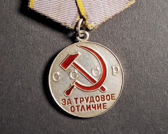 Originele USSR-medaille "For Labor Distinction", zilver 925
