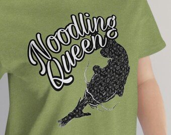 Women's CATFISH Noodling Queen Fishing t-shirt Mother's Day Gift Channel Catfish shirt Lake Life River Fishing Catfishing Girls Fishing Tee