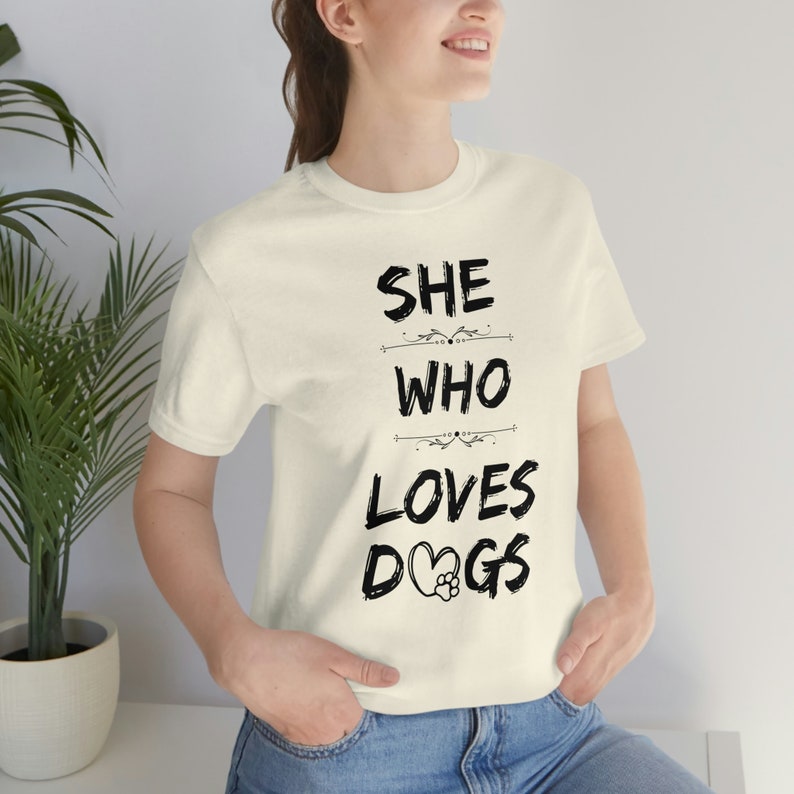 Dog Mom T-shirt Cadeau de fête des mères pour elle, Chemise d’amoureux de chien mignon pour femmes, Tee-shirt d’amoureux de chien, Cadeau de promeneur de chien, T-shirt de groupe de chiens Natural