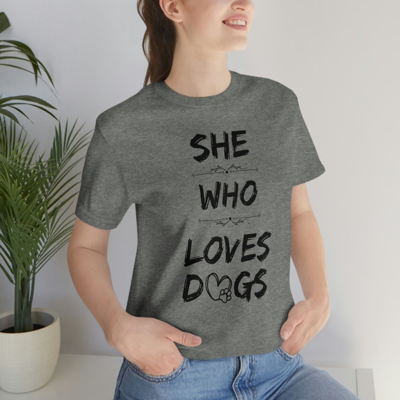 Dog Mom T-shirt Cadeau de fête des mères pour elle, Chemise d’amoureux de chien mignon pour femmes, Tee-shirt d’amoureux de chien, Cadeau de promeneur de chien, T-shirt de groupe de chiens Deep Heather