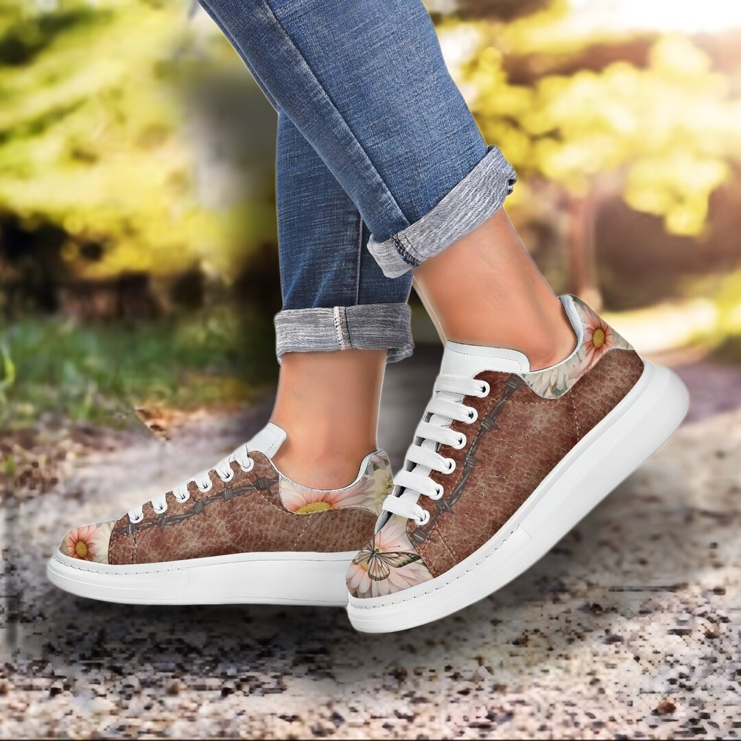 Women's Western Butterflies Barbwire Design Leather Fashion