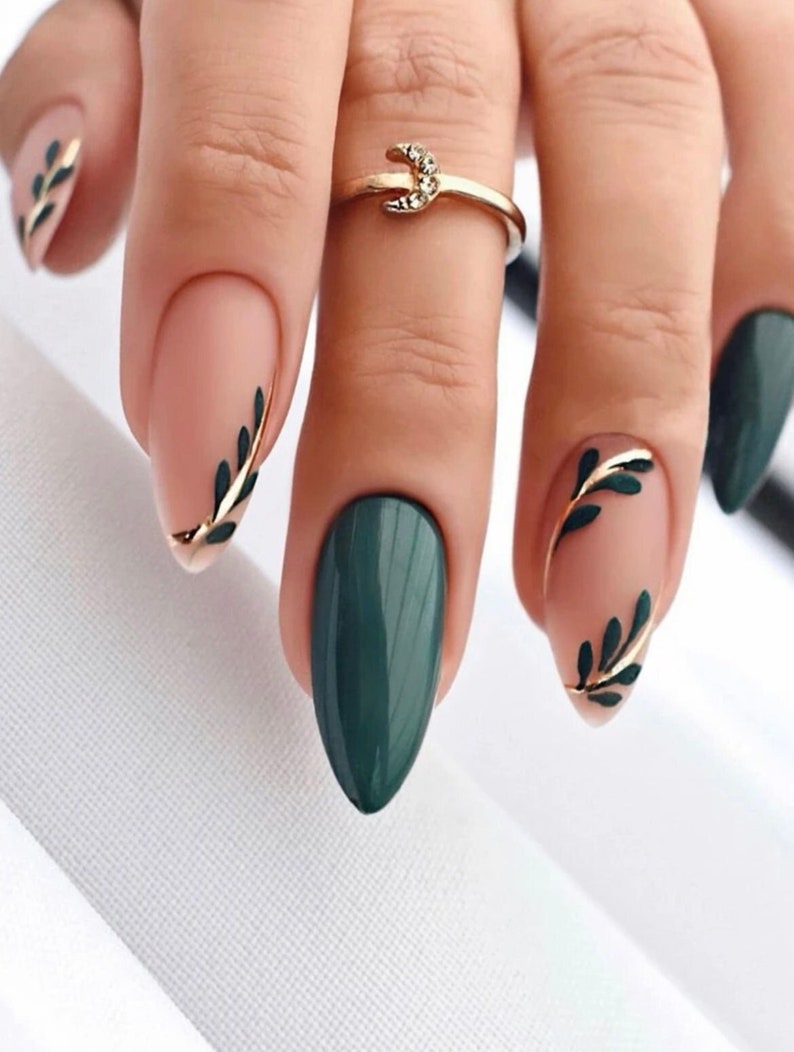 Almond Leaf Pattern Nails