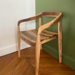 Silla de comedor de madera de nogal