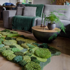 Realistic 3D Moss Area Rug With Grassy Turfs, Green Irregular