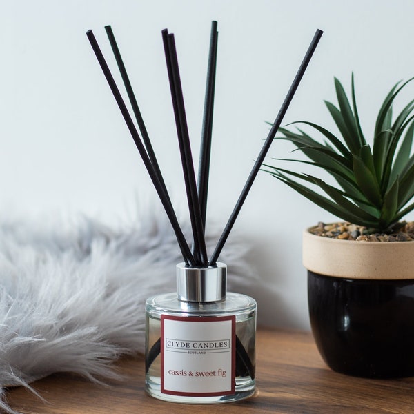 Cassis & Sweet Fig Reed Diffuser - Clyde Candles, Luxury Diffuser Oil with a Set of 7 Sticks, Best Aroma Scent for Home, Living Room,Office