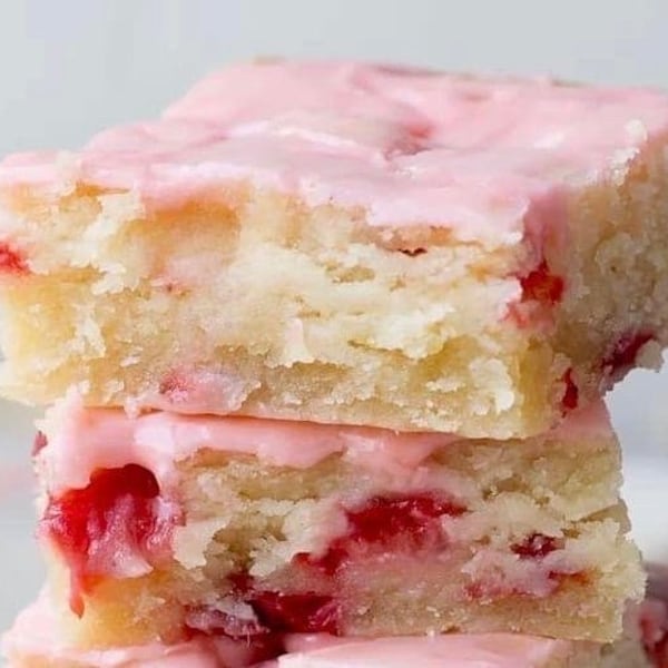 Strawberry Blondie Bars