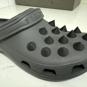 40mm spikes crocs｜TikTok Search